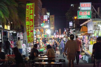 鐵花村音樂聚落慢市集
