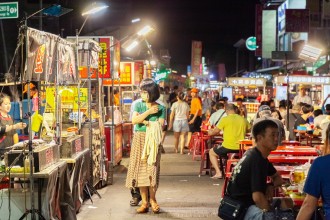 鐵花村音樂聚落慢市集